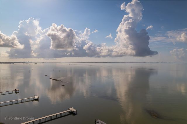 8 Sugarloaf, Hitchcock, TX 77563