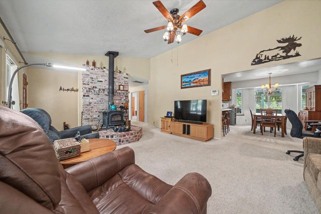 27144 Woodland Rd, Pioneer, CA 95666