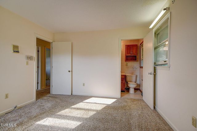 161 Flintlock Circle, Bristol, VA 24201