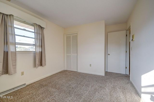 161 Flintlock Circle, Bristol, VA 24201