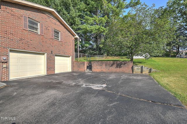 161 Flintlock Circle, Bristol, VA 24201