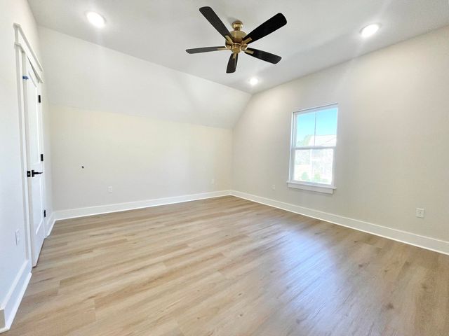 66 May Apple Ave., Hattiesburg, MS 39402