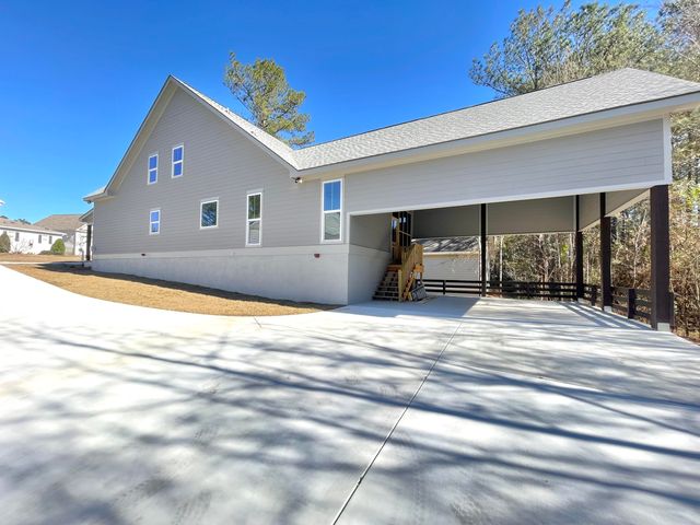 66 May Apple Ave., Hattiesburg, MS 39402