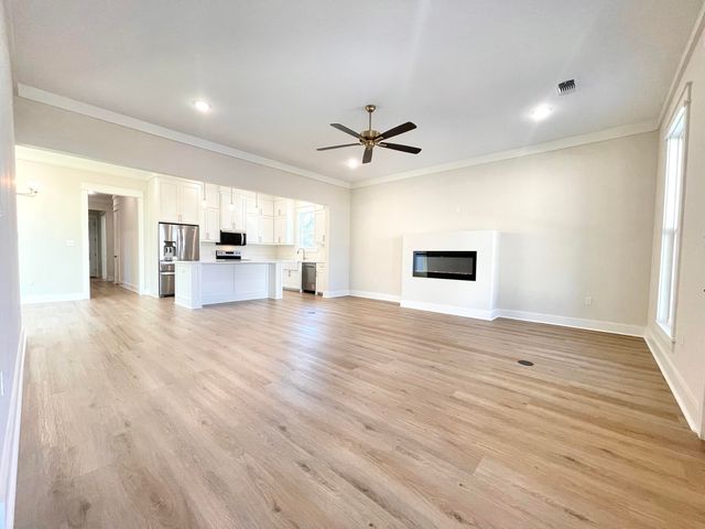 66 May Apple Ave., Hattiesburg, MS 39402