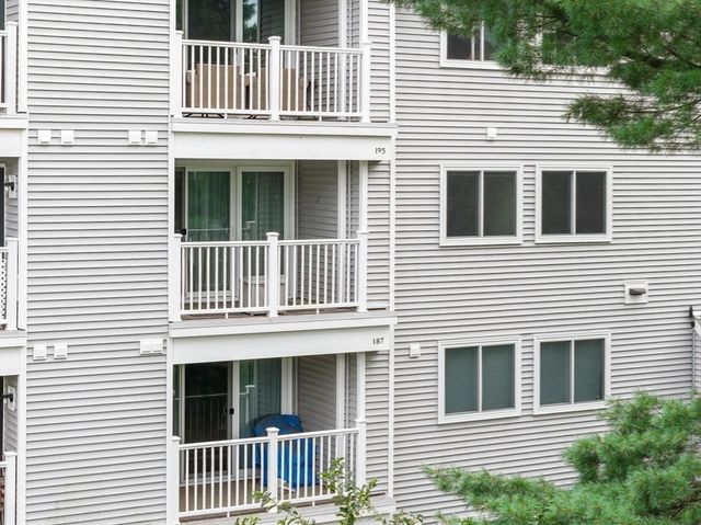 255 North Rd 187, Chelmsford, MA 01824