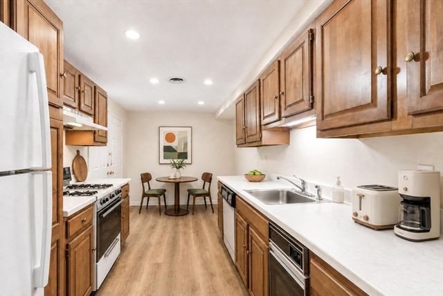 255 North Rd 187, Chelmsford, MA 01824
