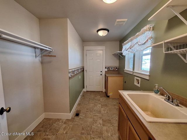 1260 E Milton AVE, Coeur D'alene, ID 83815