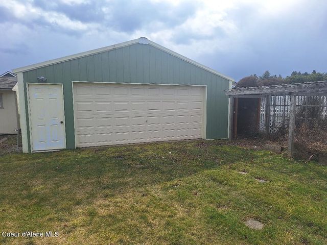 1260 E Milton AVE, Coeur D'alene, ID 83815