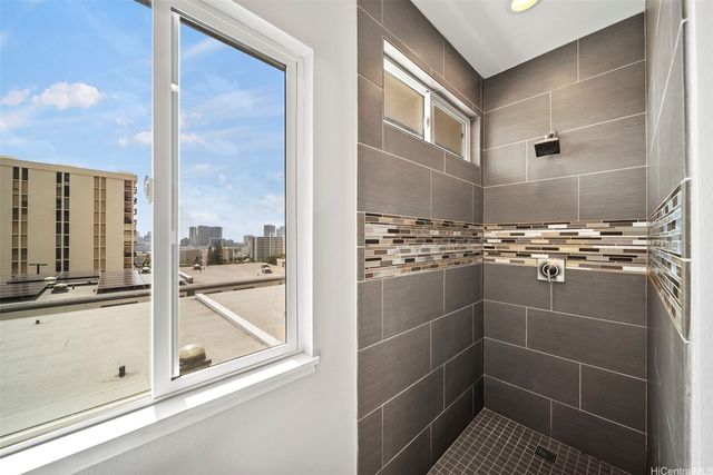 1060 Spencer Street F, Honolulu, HI 96822