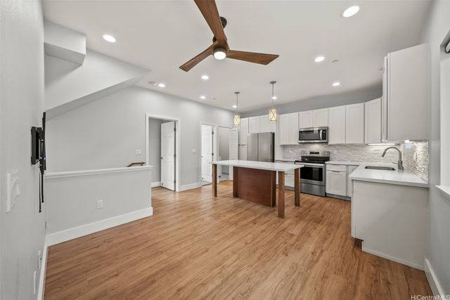 1060 Spencer Street F, Honolulu, HI 96822