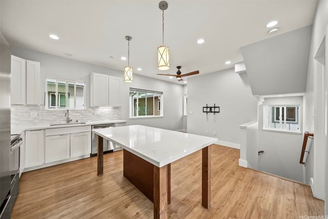 1060 Spencer Street F, Honolulu, HI 96822