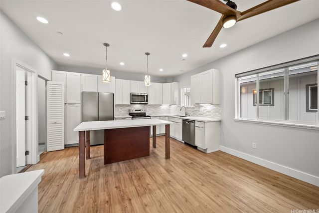 1060 Spencer Street F, Honolulu, HI 96822