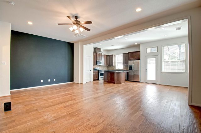 20 Cheswood Manor Court, The Woodlands, TX 77382