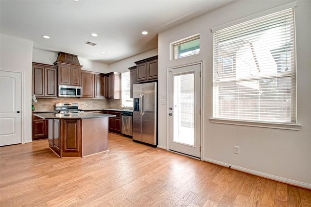 20 Cheswood Manor Court, The Woodlands, TX 77382