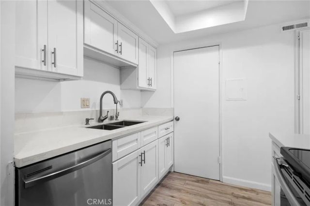 251 W Dryden Street 16, Glendale, CA 91202