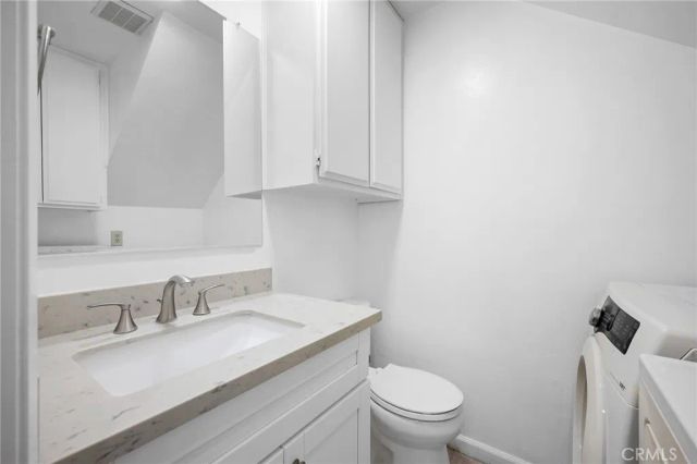 251 W Dryden Street 16, Glendale, CA 91202