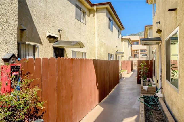 251 W Dryden Street 16, Glendale, CA 91202