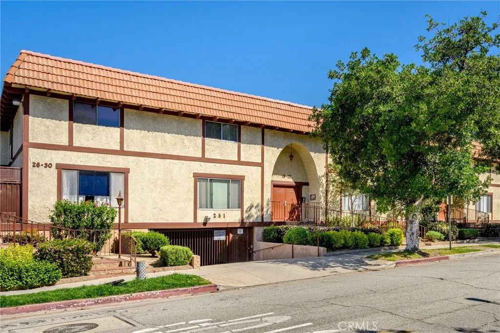251 W Dryden Street 16, Glendale, CA 91202