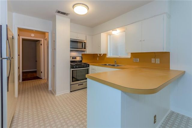 2502 Trailside Dr B, Austin, TX 78704