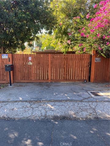 7927 Paso Robles Avenue, Lake Balboa, CA 91406