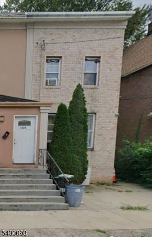 1024 Laura St, Elizabeth City, NJ 07201