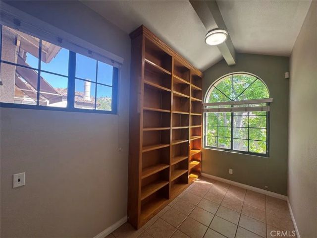 17 Mesquite, Pomona, CA 91766
