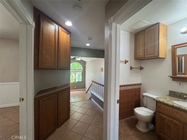 17 Mesquite, Pomona, CA 91766