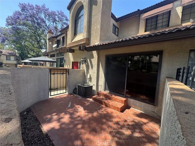 17 Mesquite, Pomona, CA 91766