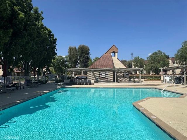 17 Mesquite, Pomona, CA 91766