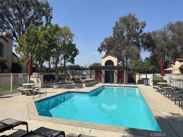 17 Mesquite, Pomona, CA 91766