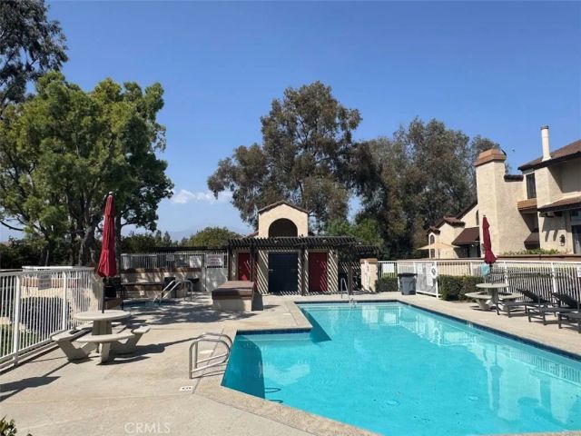 17 Mesquite, Pomona, CA 91766