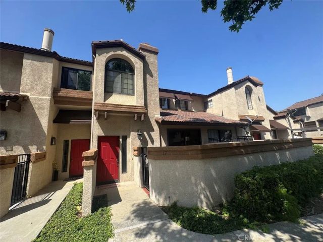17 Mesquite, Pomona, CA 91766