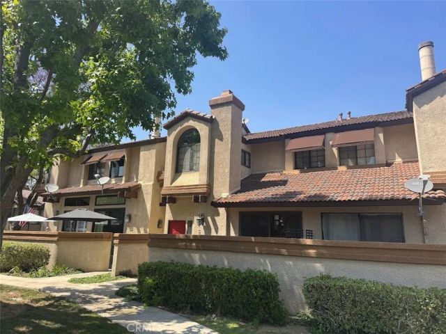 17 Mesquite, Pomona, CA 91766