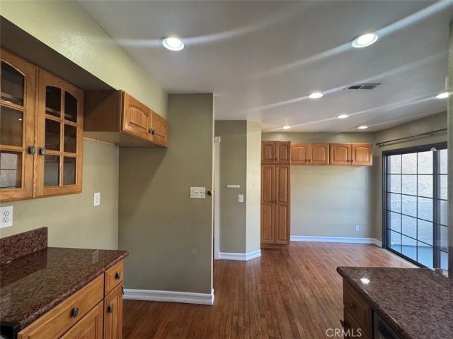 17 Mesquite, Pomona, CA 91766