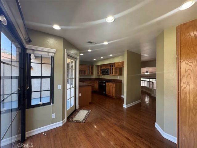 17 Mesquite, Pomona, CA 91766
