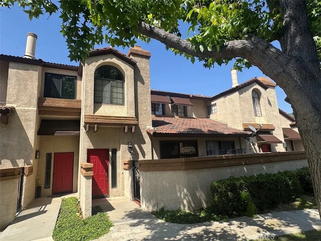 17 Mesquite, Pomona, CA 91766