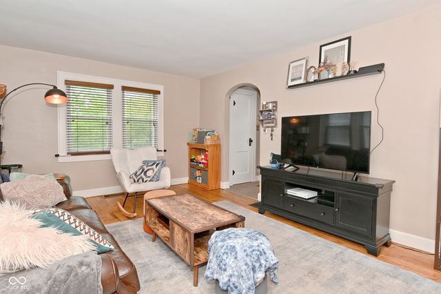 156 E Pleasant Run Parkway North Drive, Indianapolis, IN 46225