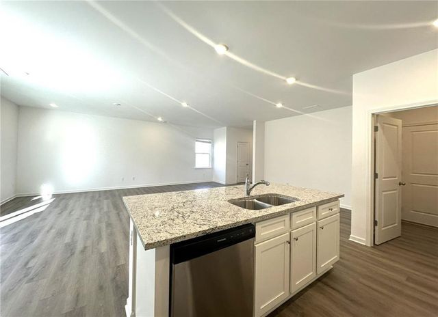 472 Madison Lakeview Drive, Acworth, GA 30102