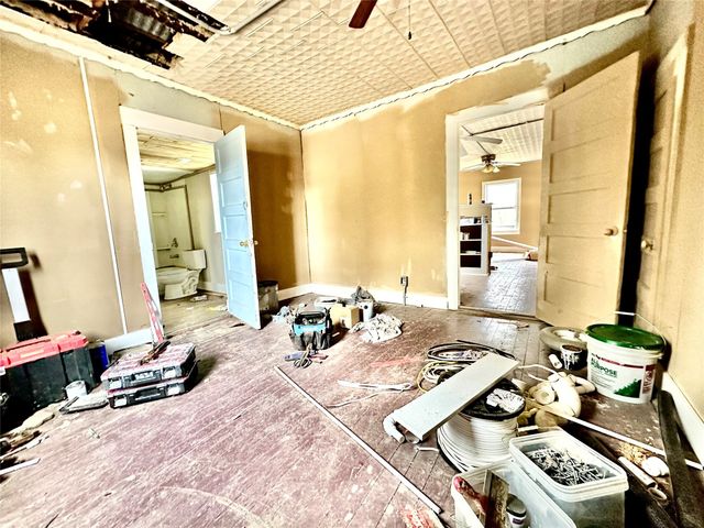 6049 Farm Road 3236, Dike, TX 75437