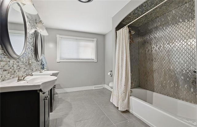 519 Jackson Ave, Vandergrift, PA 15690