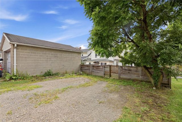 519 Jackson Ave, Vandergrift, PA 15690
