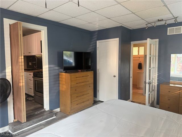 6407 Newland Road, Parma Heights, OH 44130