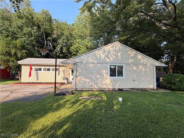 6407 Newland Road, Parma Heights, OH 44130