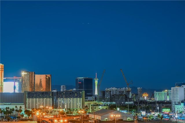 125 East HARMON Avenue 1015, Las Vegas, NV 89109
