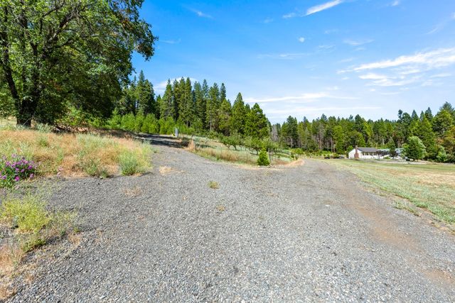 1237 Cable Rd, Camino, CA 95709
