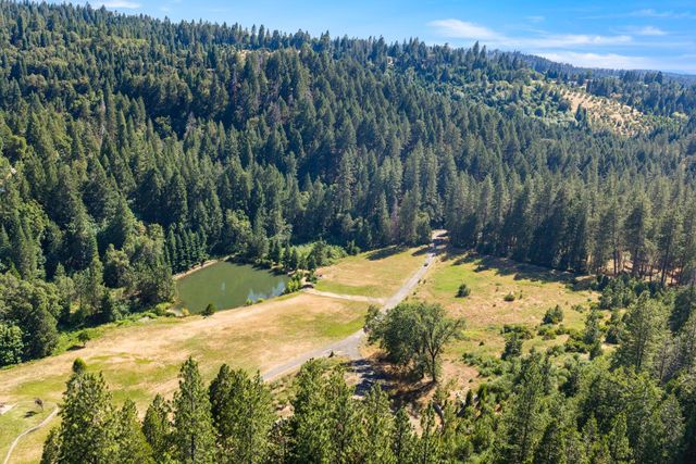 1237 Cable Rd, Camino, CA 95709