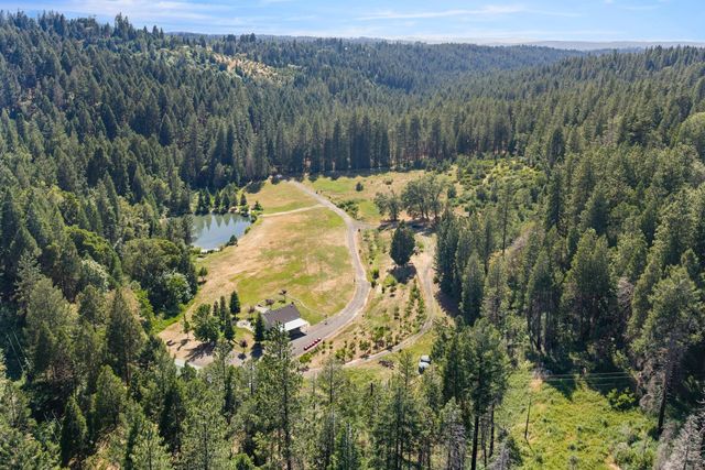 1237 Cable Rd, Camino, CA 95709