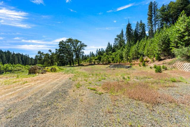 1237 Cable Rd, Camino, CA 95709