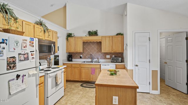670 Huntingdon Street, Elon, NC 27244