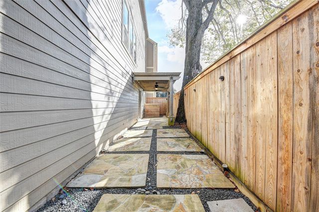 1012 Rochow Street, Houston, TX 77019